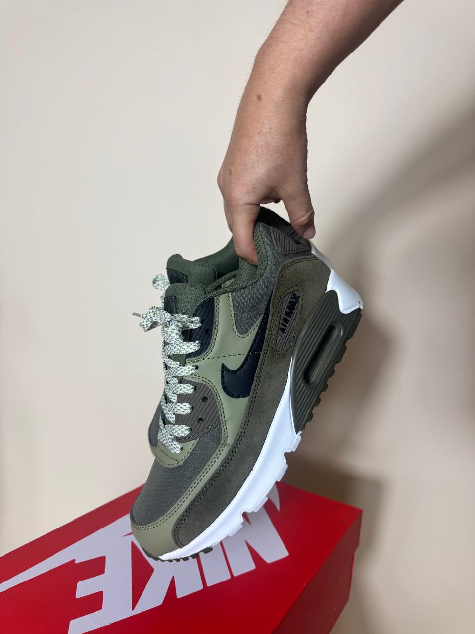 0.2 NIKE AIR MAX